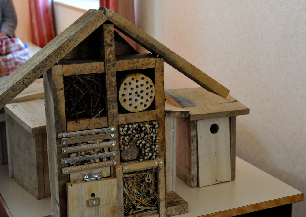 St Germier (79340)-2 mars 2016-Atelier nichoirs à oiseaux et hotels à insectes avec le CPIE Gâtine Poitevine, les enfants du village et du CSC © Louise Baheux