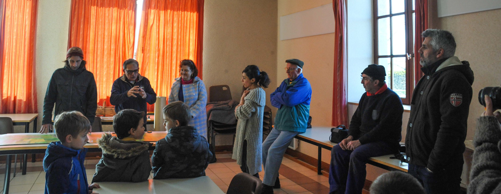 St Germier (79340)-2 mars 2016-Ouverture du Chantier de plantation de haies par un discours du maire, Jean-François Lhermitte © Louise Baheux