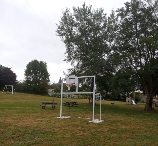 Combiné hand, foot baskt à Saint-Germier 79340