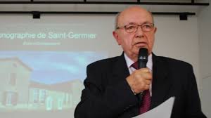 Michel Fournier, lors de la présentation de son livre à la salle des fêtes de Saint-Germier le 15 octobre 2016. Photo NR